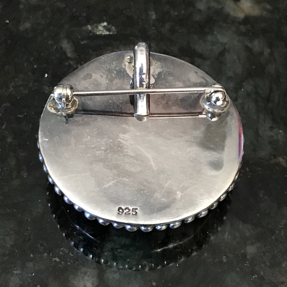 Silver Pin Brooch, Pendant Beautiful Carved Black Inset Absolute STEAL MARKDOWN! - Picture 4 of 4